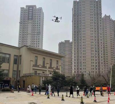 防疫“最強(qiáng)音” 沈陽(yáng)利用無(wú)人機(jī)開(kāi)展疫情防控宣傳(圖1)