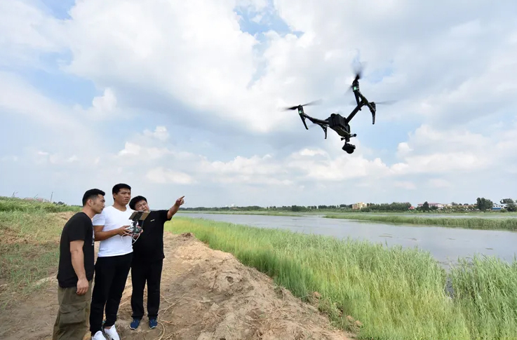 無人機(jī)高空巡查助力護(hù)漁禁捕(圖1) 無人機(jī)高空巡查助力護(hù)漁禁捕(圖1)