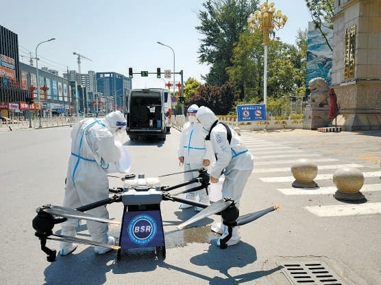 無人機協助北京房山藍天救援隊開展大規模消殺作業 無人機協助北京房山藍天救援隊開展大規模消殺作業