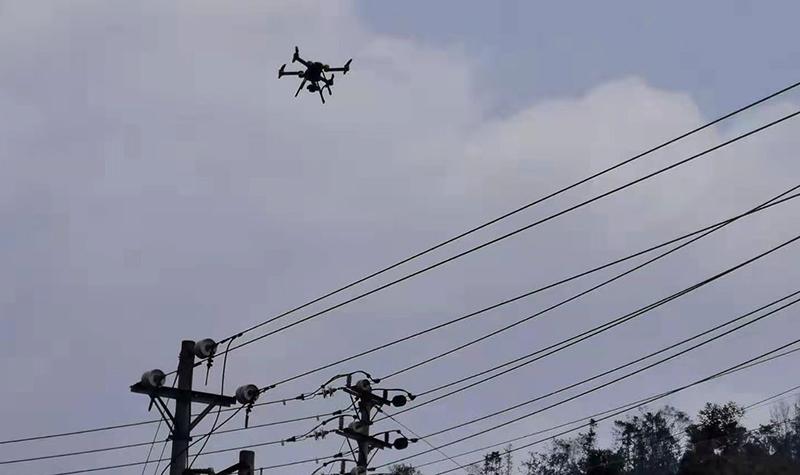 無人機紅外測溫助力陜西寶雞電網(wǎng)安穩(wěn)運行(圖1) 無人機紅外測溫助力陜西寶雞電網(wǎng)安穩(wěn)運行(圖1)