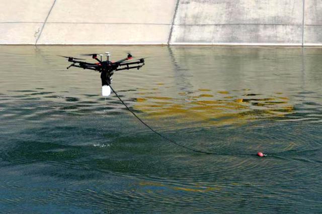 無人機為神木市河道水流做“體檢”(圖1) 無人機為神木市河道水流做“體檢”(圖1)